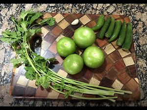 How to make an easy and tasty raw green sauce