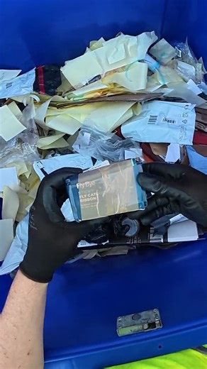 Today’s Free Dumpster Surprise! 🎁 #dumpsterdiving #FREE | Dumpster Dazzle