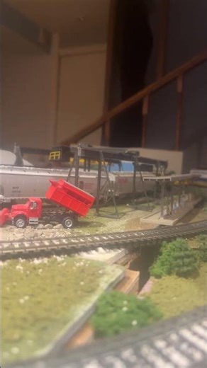 CN intermodal Train #hoscale #modeltrains #hoscaletrains #intermodalcontainers #modelrailway #train