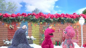 Lo mejor de la navidad es que puedes compartir mucho cariño y momentos especiales con toda tu familia y amigos, disfrútalos al máximo y reparte cariño | Plaza Sésamo