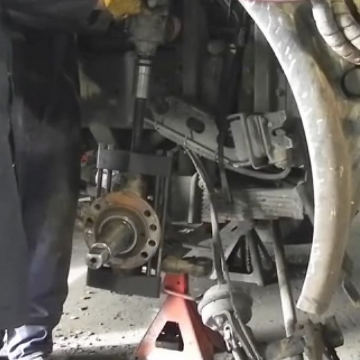 Our heavy-duty King Pin Press was designed with a goal in mind: build the best king pin press possible that requires only one operator to use. We’ve optimized the end plates, manufacturing them out of high-grade steel into diamond shapes – drastically reducing the overall mass of the tool. Coming in at 75% less weight than our closest competitor, the results are huge savings in the tool’s overall weight. Shop Now: https://tigertool.com/products/king-pin-press | Tiger Tool