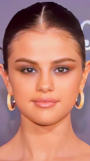 189K views · 8.4K reactions | The original picture is already perfect ✨ #selenagomez #perfectfaceratio | Lowcostedit | Facebook