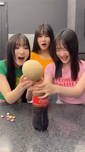 Cola + Mentos = Chemical Volcano! 🌋 #colamentos #mentos #facts