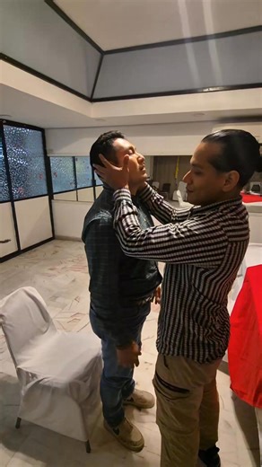 ¿Y si pudieras "desaprender" lo que te frena en una sesión? ⚡ La mayoría de nuestras decisiones diarias son tomadas por el subconsciente. Si ese subconsciente tiene archivos viejos (traumas, inseguridades, estrés), los resultados siempre serán los mismos. ​Mi terapia combina la precisión de la Hipnosis Sincrónica con la efectividad de la Reprogramación Neuronal para: ✅ Eliminar el estrés crónico. ✅ Superar bloqueos emocionales. ✅ Potenciar el enfoque y la productividad. ​Deja de luchar contra tu