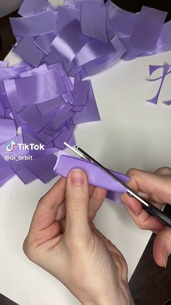 #asmr вгадайте скільки тут пелюсток 💜 ще більше букетиків 💐 #handmade #bouquet #flowers #tulip #purple