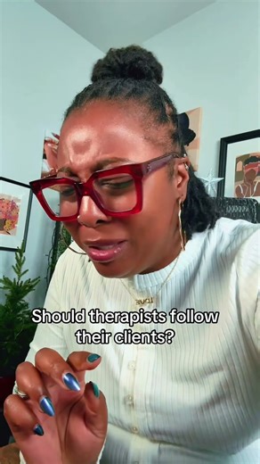 👀Social Media & Therapy: Where’s the Line? 📱