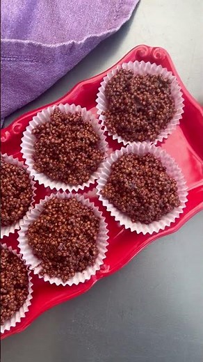 Puffed quinoa chocolate crispy treats