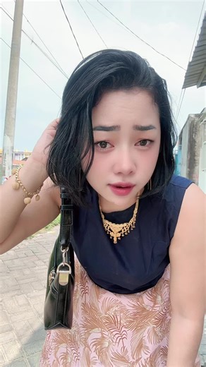 Weny Susanti akun Reall (@weny_akunreall79)’s videos with DJ.beres kerrong_RISWANTO - D'eighteen