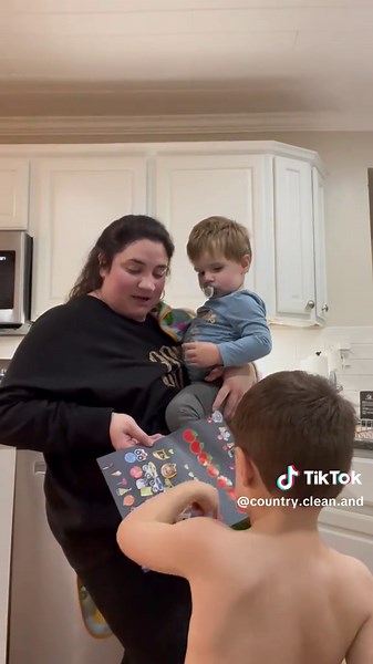 Home cooked meals mean a constant mess. Let’s clean up my kitchen! #cleantok #cleanwithmemotivation #cleaningtiktok #cleaningbeforeandafter #cleankitchen