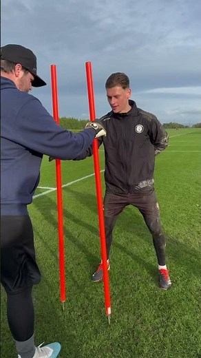 Max and Stefan from ‪@BristolCityFootballClub‬ challening each other🧤🔥. #viral🫣#youtube#shorts