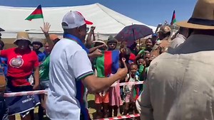 Saka is los… President Nangolo Mbumba shows off his dance moves as the crowd cheers during the ongoing Swapo star rally in Rehoboth. #NamibiaDecides2024 Video: Aletta Shikololo | New Era Newspaper