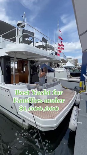 Here’s a tour of what I think is the best yacht for families under $1,000,000 #boatbuddies | Boat Buddies
