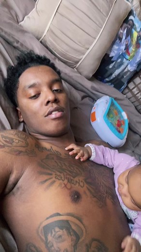 LMFAO @imryleedad 😭 y’all daughters be doing this to? #fyp #ryleeblu tag the dads below🤣🤣