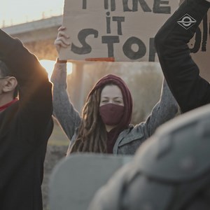 Você conhece a teoria da Espiral do Silêncio? Confira ▶️ A verdadeira transformação cultural ocorre quando entendemos a importância de estarmos juntos, comprometidos com o resgate do Brasil. Diante dos desafios de 2022, ficarmos reféns da Espiral do Silêncio não é uma opção. Por isso, estamos te convocando. A Brasil Paralelo precisa de você. Clique no link abaixo e torne-se agora um Membro da Brasil Paralelo. Você nunca pode fazer tanto com tão pouco. Nós contamos com você. | Brasil Paralelo