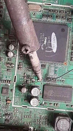 replacing smd capacitors #repair #serviselektronik #capacitor