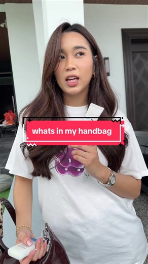 What is ur bag essential? 🥰 As for me sunscreen is a must! #roundlab