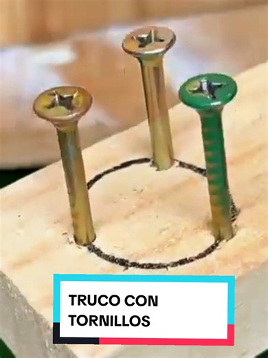 Con unos simples tornillos y un pedazo de madera se puede crear un soporte improvisado para sujetar cables mientras haces una prueba o conexión. Una solución simple, rápida y hecha con cosas que cualquiera tiene en casa. A veces lo más sencillo termina siendo lo más útil. #trucos #electricidad #cables #hazlotumismo #tips