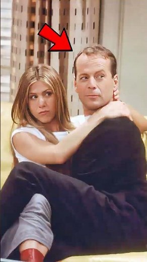 Bruce Willis on Friends… Bet You Forgot This! #BruceWillis #Friends