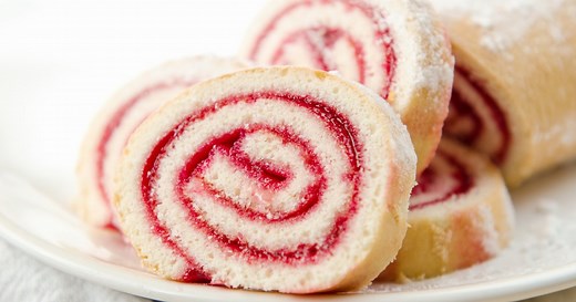 Gâteau roulé à la confiture de fraises facile et rapide