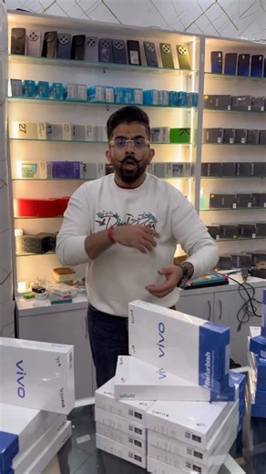 Shiv mobile Hisar on Instagram: "New year sale 17nov to 4 jan 💯😍Win free 24k gold coin, Laptop ,ledtv ,silver coin ,3 to 10 assured gifts 😍🔥एक फ़ोन के साथ एक फ़ोन बिकुल फ्री 😍🤙🏻💯👏🏻 ...........…......................................... Bajaj finance available on new / used / old /box pack /imported /renewed on all models. easy emi 👉🏻Shiv mobile ✅ 8053091131📲 City thana road gulab singh chowk opposite canara bank inside nagori gate hisar , haryana 125001✅"