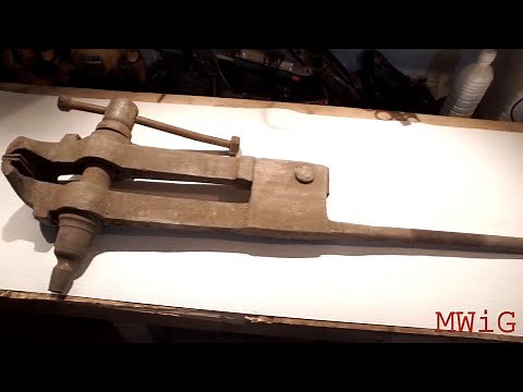 Restoration of Rusty Vintage Vise - How to restore post vise