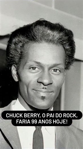 Freak Arts on Instagram: "Charles Edward Anderson Berry, nasceu em 18 de outubro de 1926, em St. Louis, Missouri, EUA. Filho de Henry Berry, um carpinteiro e diácono da igreja batista, e Martha Berry, diretora de escola, cresceu em uma família de classe média afro-americana em um bairro marcado pela segregação racial. Desde jovem demonstrou talento para a música, tocando guitarra e cantando em apresentações escolares. Na década de 1950, Berry revolucionou a música ao fundir o rhythm and blues co