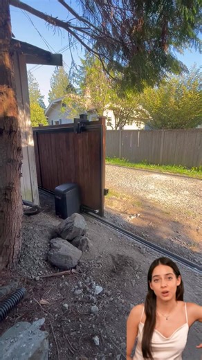 Interactive Gates on Instagram: "Details matter. 🪵⚒️ Combining the natural beauty of horizontal cedar with a heavy-duty black metal frame for the ultimate modern look. ✅ 100% Privacy ✅ Custom Steel Framing ✅ Professional Grade Installation DM for a free quote on your next project! 📩 #ModernFence #CurbAppeal #LandscapingDesign #WoodWorking #HomeImprovement #GateDesign #CedarAndSteel"