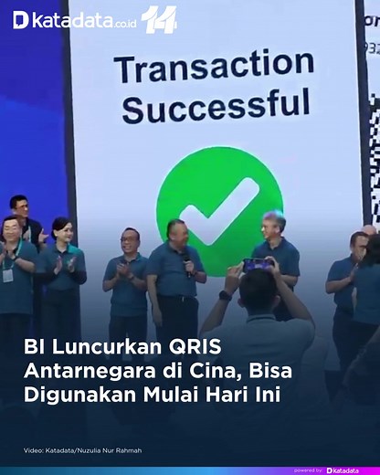 Bank Indonesia (BI) resmi memperluas penggunaan sistem pembayaran Bank Indonesia melalui QRIS lintas negara (cross-border) ke Cina mulai hari ini, Kamis (30/4). Kini, warga Indonesia kini dapat bertransaksi di Cina hanya dengan memindai kode QR menggunakan ponsel, tanpa perlu membawa uang tunai. “Setiap kali kita pergi ke Tiongkok atau warga Tiongkok datang ke Indonesia, jangan gunakan uang tunai, cukup gunakan ponsel Anda, dan Anda bisa membeli apa saja,” kata Gubernur BI Perry Warjiyo dalam pe