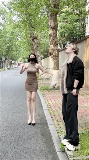 Asian girl gets angry with a stranger #shorts #Beautiful