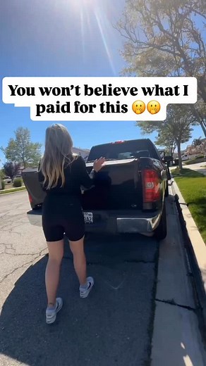 This one has my ❤️❤️ Is it not just out of the movie Beauty & The Beast ?? 😍😍 so I found this piece on Facebook marketplace and I knew I had to have it !! 😬😬 I messaged the seller frantically until she finally answered, and I drove about an hour away to pick it up🫢🫢 I paid $150 for this piece but think it’s totally worth it !! What do you think 🤔 i’ve purchased so many pieces in the last 8 years, but I have never seen anything close to the detail that is in this piece. It’s absolutely gor