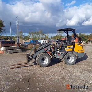 Giant G2700 HD  Minilæsser / Miniloader