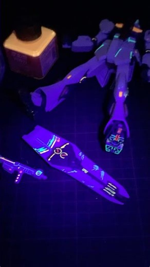 Stedi Fluorescent Panel Line Accent Color (Water Based) x Rx93 ν Gundam Entry Grade (EG) Nu Gundam