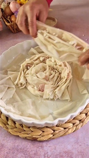 Γρήγορη ζαμπονοτυρόπιτα με φύλλο κρούστας