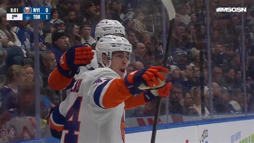 Pageau starts off Islanders