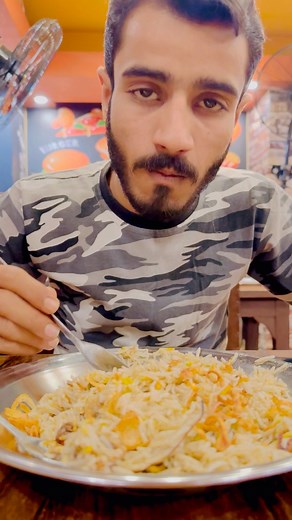 Aaj Hum Review Karne Puch Gae Garden East Pe Loacted @mr.sheziofficial via @digimark__agency wo bhe aapnay miya jee ke sath @fidaahussain_ Buhat Achay Price Aur quantity Ki koi class nahe Thi Guys So Must Try Their entire menu ❤️❤️❤️ | Alleena Fatima