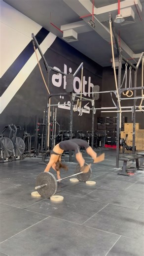 Loredana on Instagram: "Burpee HEADSPRING Over Bar"