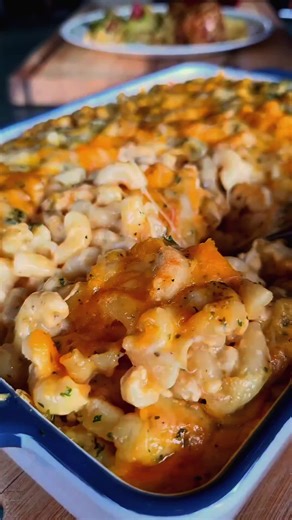 Creamy, traditional baked macaroni and cheese. No roux. Eggs & Milk.