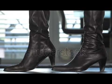 Women Tapping Leather Boots