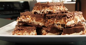 How to Make Homemade Snickers Bar: Recipe | Videos on WatchMojo.com
