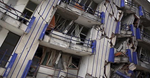 Mexico's most powerful quake in decades kills dozens