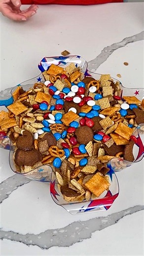 Patriotic Chex Mix crockpot snack recipe