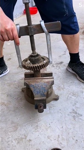 Special tool for removing engine components easily #shorts