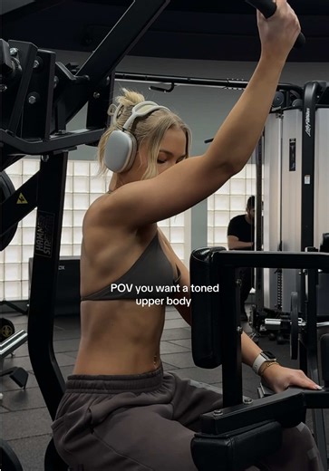 I got you ❤️‍🔥 save to try - upper with a sprinkle of abs! Fit is @dfyne.official - signature wide leg joggers & impact bra in colour truffle - code SOPHIAFIT to save x S/a pull down 4 x8-10 Bent over row 4 x8-10 Lateral raise 3 x 10-12, superset with around the worlds 3 x10-12 Cable reverse fly 3 x10-2 Tricep extension 3 x12-15 Cable crunches 3 x20 Leg raises 3 x15 #upperbodyworkout #backworkout #gymgirls