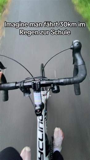Ganz spaßige Angelegenheit 🥸 #bike #rennrad #schulweg #verrückt