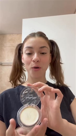 K I T T Y 💥 on Instagram: "this powder color is the best🥰🫢#"