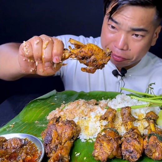 ASMR: EATING SPICY CHICKEN CURRY🔥 BASMATI RICE || #shorts #mukbangn#asmreating #mukbangasmr #asmr