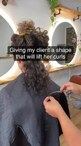 Volume, Curls, Definition ✂️ ⬇️ My client felt her curls wasn’t holding its volume on top. I could see her hair was heavy at the back and was pulling the curls down. I gave her round layers on top to create fullness and shaped the back for the curls to spring up. Products used @innersenseorganicbeauty Shampoo, Conditioner, I create Volume, I create Hold gel and I create finish hairspray Brush used : EZ Detangler brush Drier used : Dyson Supersonic *Sign up to my News letter for future appointmen