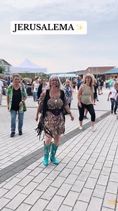 JERUSALEMA line dance 🥰 | 📍Festival les Grandes Veillées, La Baie #jerusalema #jerusalemadance #linedancer #linedancing #danseenligne #danse #festival #linedance | Line Dance