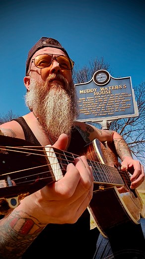 Visited Muddy Waters’s House site today! 🇺🇸☠️ #Clarksdale #Mississippi #VisitClarksdale #Highway61 #BluesMusic #BluesGuitar #AcousticGuitar #AcousticMusic #Acoustic #GuitarPlayer #Guitarist #Guitar #GuitarLick #GuitarSolo #Fingerpicking #OriginalMusic #IndependentArtist #Americana #AmericanaMusic #Music #Musician #MusicVideo Muddy Waters Byron Custom Guitars | Guitar Frenchie