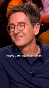 👉Et vous, avez-vous déjà entendu ou prononcé ces mots "je ne t'aime plus" ? Les livres vous ont-ils consolé ? . 📚Dans son nouveau livre "Roman de plages" (Flammarion), Arnaud Cathrine explore l’histoire d’un cœur brisé qui se soigne, au fil des villes, des rencontres et des livres, mais surtout face à la mer consolatrice et salutaire. . 📺(Re)voir l'émission en intégralité sur France tv : bit.ly/3AN3fG2 | La Grande Librairie